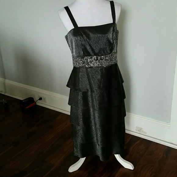 Dress - Picture 3 of 4